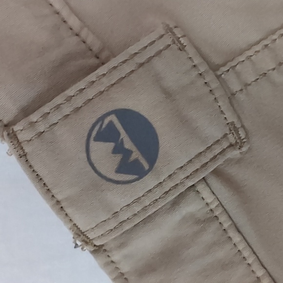 🍉 Khaki Cargo Shorts Snap Closure Size 18 Regular - Picture 5 of 7